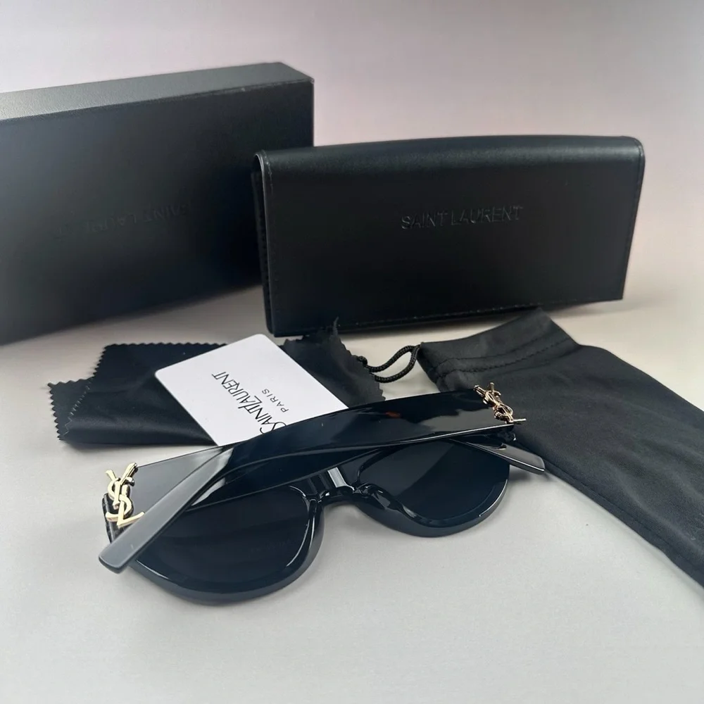 & Other Stories Black Sunglasses - Picture 2 of 5